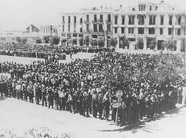 7,000 Jewish men ordered to register for forced labor assemble in Liberty Square in German-occupied Salonika, July 1942.