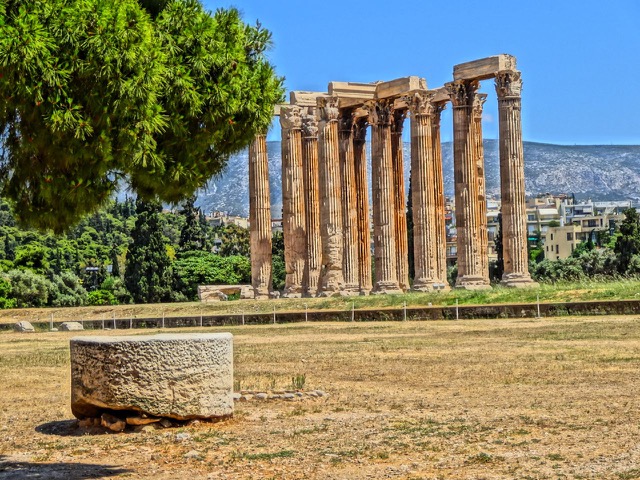 Hadrians Arch and the Temple of Olympia Zeus